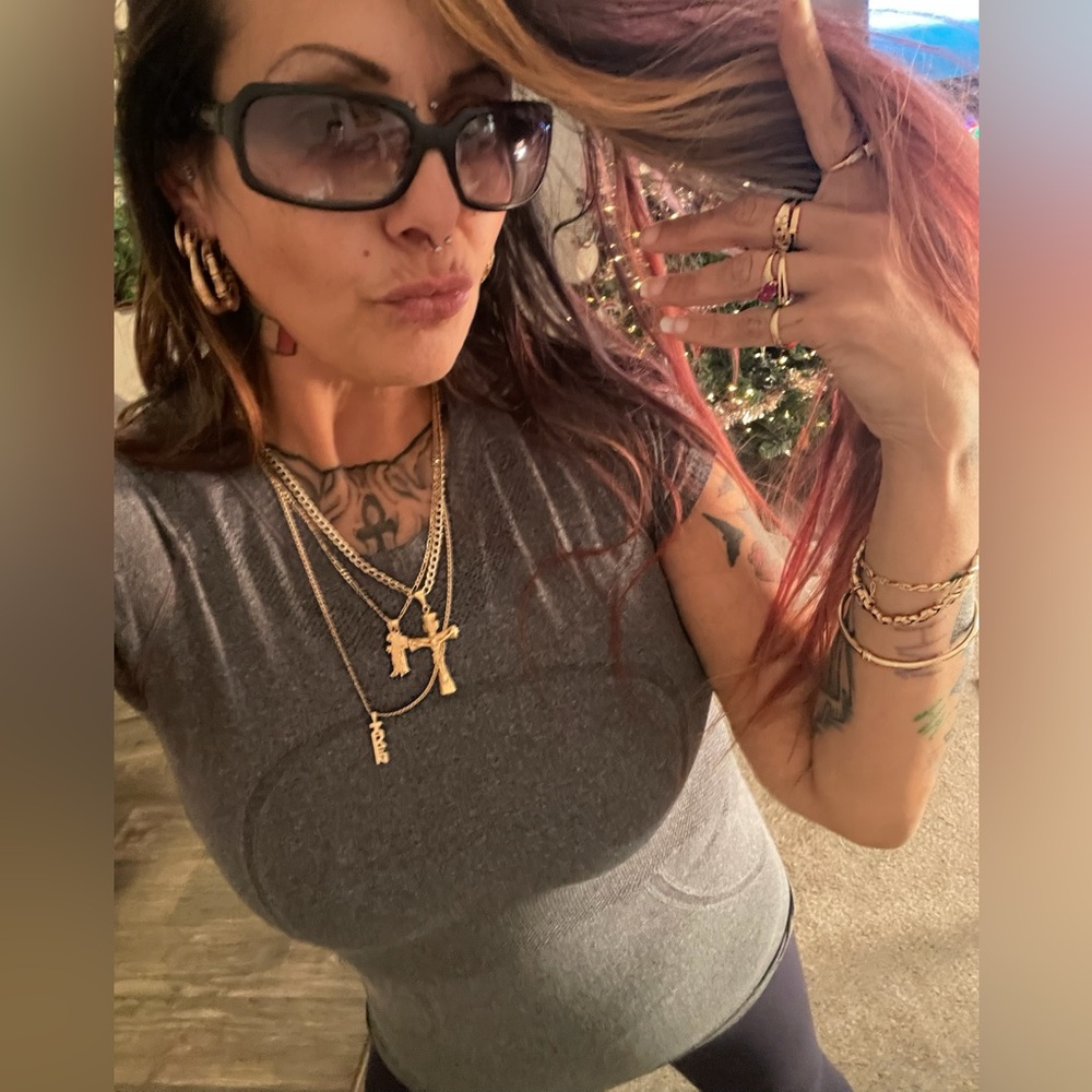 Meet your Posher, ❤️Esther Stella 💕😊
AKA 🐈‍⬛Catwoman I Warned ya’ll  🤯 👊🏽 💯💥 🥊 - Picture 14 of 16